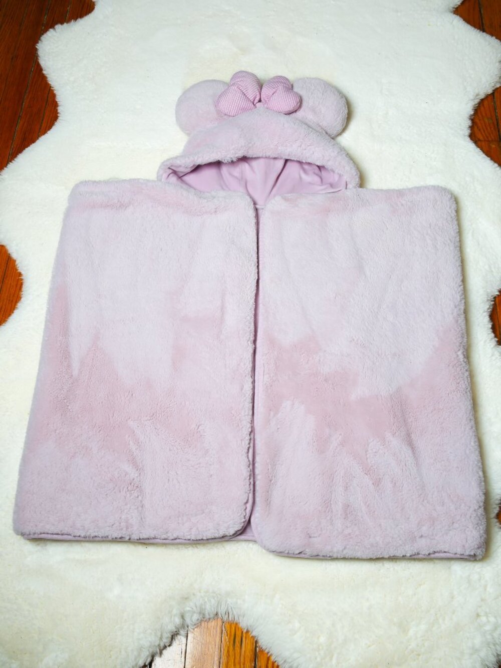Tokyo Disney Pink Minnie Mouse Hooded Plush Blanket